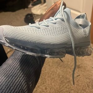 Comfortable and is very easy to put on